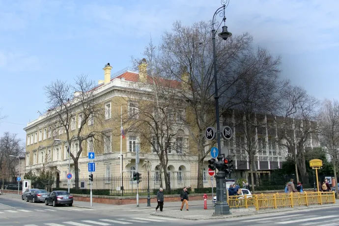 Legalább tíz orosz diplomatát biztosan kémként tartott nyilván az elhárítás, két üzenete is van a kiutasításuknak