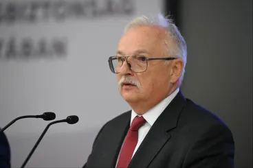 Berendelték Hernádi Zsoltot a szerdai kormányülésre