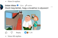 Zavarba ejtő Facebook-poszttal jelentkezett Orbán Viktor lovakról és hülyékről