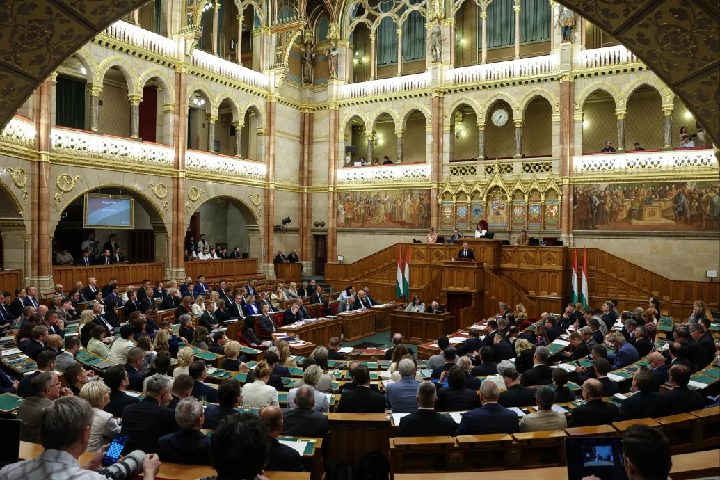 Kedden választja meg az új alkotmánybírókat a parlament