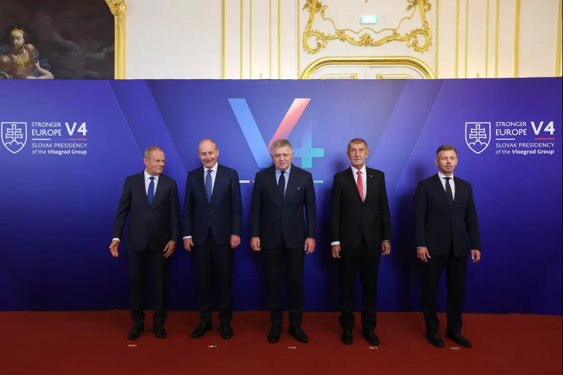 Magyar a V4-találkozón: Nincs rendben, hogy napi egymillió eurót fizetünk azért, mert megvédjük az EU közös határait