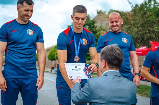 Kolozs megyében dolgozik Románia legerősebb tűzoltója, aki európai rekordot is döntött