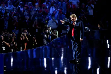 Trump osztogatással készül a választásra, de ez sem oldhatja meg minden gazdasági baját
