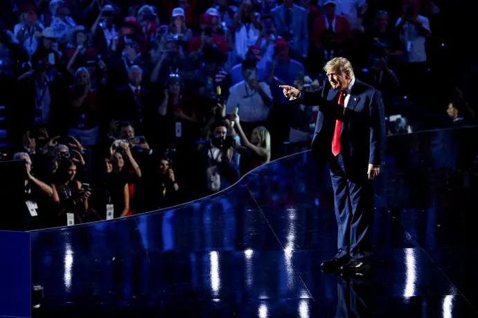 Trump osztogatással készül a választásra, de ez sem oldhatja meg minden gazdasági baját