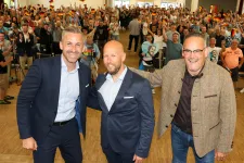 A tartományi választáson győztes AfD-frakcióban van Stasi-tiszt és elítélt pornószínész is