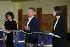 Magyar Péter: Tízmilliárdos gyermekvédelmi krízisprogramot indít a kormány