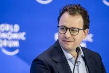 Az Anthropic vezérigazgatója az MI-modellek fejlesztésének lassítására szólított fel