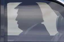 A gyártók ellenzik, de Trump most megengedné a kínaiaknak, hogy az USA-ban gyártsanak autót