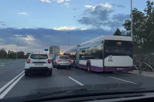 Romániai alkalmazottak naponta átlagosan 53 percet töltenek ingázással a munkahelyükre, pedig csak 17 kilométert utaznak