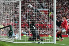 A pályán jó ítéletet hoztak, a VAR felülbírálta, emiatt bukta el a United a manchesteri rangadót
