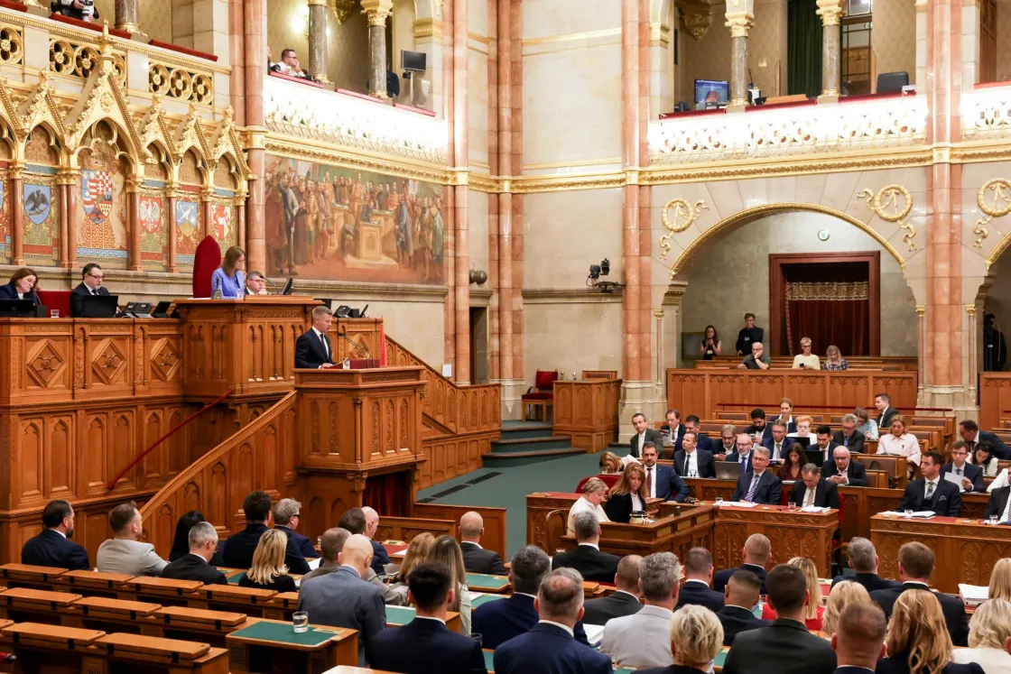 Magyar Péter jelentős béremelést ígér a szociális ágazatban dolgozóknak