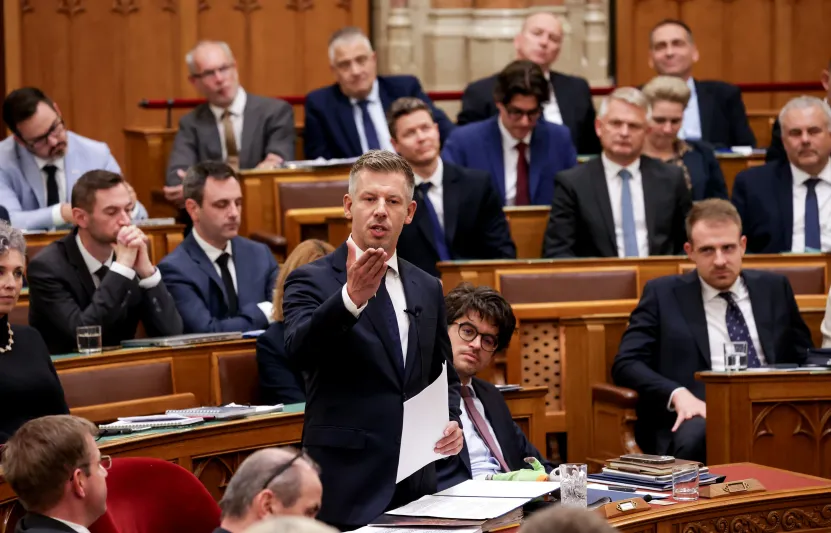 Magyar Péter az ellenzéknek: Üzemanyaghiányt akarnak?