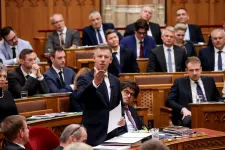 Magyar Péter az ellenzéknek: Üzemanyaghiányt akarnak?