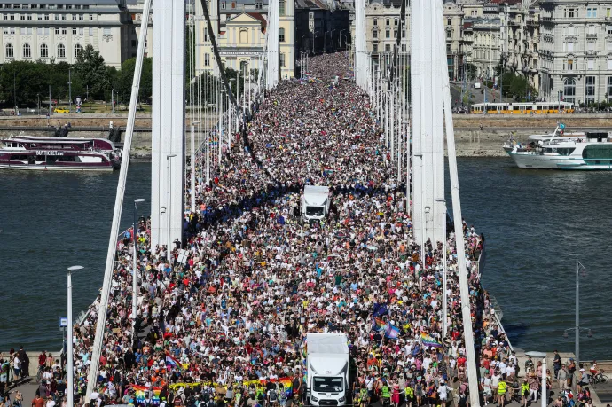 A Tisza eltörölné a gyermekvédelmi törvény azon részét is, amivel a Fidesz megpróbálta betiltani a Pride-ot