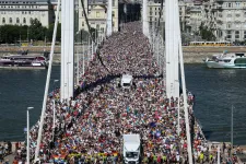 A Tisza eltörölné a gyermekvédelmi törvény azon részét is, amivel a Fidesz megpróbálta betiltani a Pride-ot