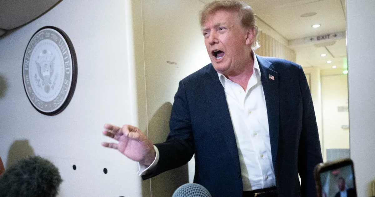 Donald Trump fenyegetőzik a mesterséges intelligencia fejlesztőivel a véleményük miatt