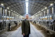 A politikából kilépő Lázár János arról posztolt, tíz év után bírságolták meg, mert engedély nélkül építkezett az erdejében