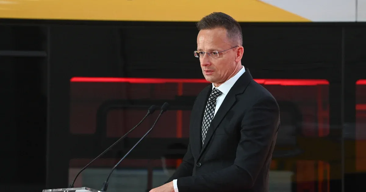 Feljelentés a luxusrepülős utak miatt Feljelentés a luxusrepülős utak miatt