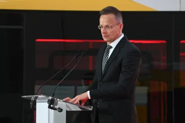 Szijjártó Péter: Jelenleg fontos tárgyalásokat bonyolítok a Közel-Keleten