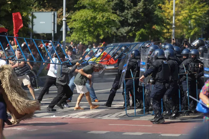Eldurvult és a szélsőséges pártok rendezvényévé vált a gazdák tüntetése Bukarestben
