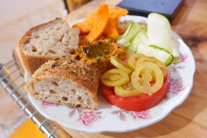 A pékség, ahol beleállnak a vegánságba – de nem is ez a lényeg, hanem hogy a kenyérnek íze legyen