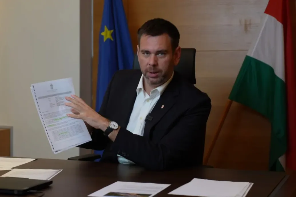 Vitézy minisztériumi papírokat mutatott arról, hogy Lázár János Mészáros Lőrinc koncessziós cégének adta volna az M6-os autópálya üzemeltetését