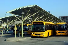Miről szól a Volánbusz-ügy, ami miatt előállították Jellinek Dánielt és Szivek Norbertet?
