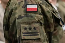 Szerdán leállt a forgalom Lengyelország két repterén a légierő akciója miatt