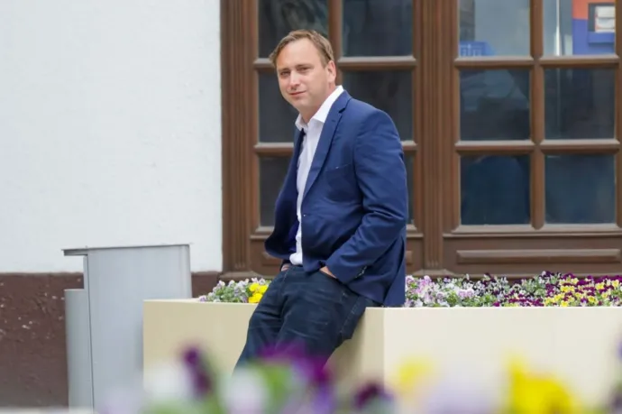 Őrsi Gergely lovári nyelvet tanul a cellatársaitól letartóztatása alatt