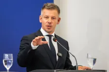 A kormány eltörli az ötezer forintos kötelező kamarai hozzájárulást a cégeknek