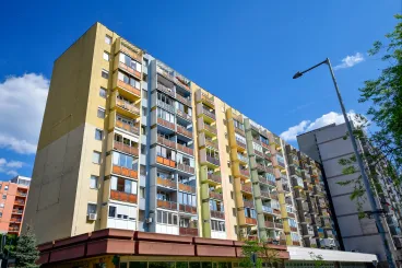 Kapkodtak értük, majd csökkent az áruk: mi történt a panelekkel? (x)