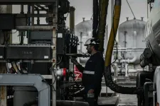 „Csúszunk bele egy egyre rosszabb helyzetbe” – üzemanyagválságról beszélnek cégvezetők