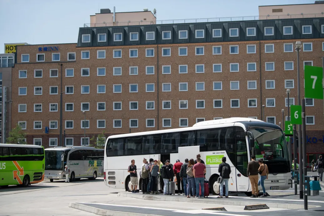 Mindenki hallgatott, a gyerekek meg csak vihogtak