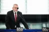 720-ból négy EP-képviselő, köztük a menórát oltó lengyel szélsőjobbos mondott nemet a drogcsempészek elleni közös harcra