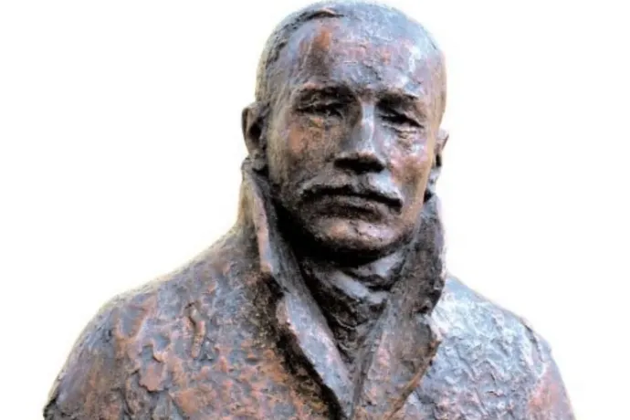 El kell távolítani a „Wass Albert-szobrot” Székelyudvarhelyen, csakhogy a városvezetés szerint nincs is ilyen szobor
