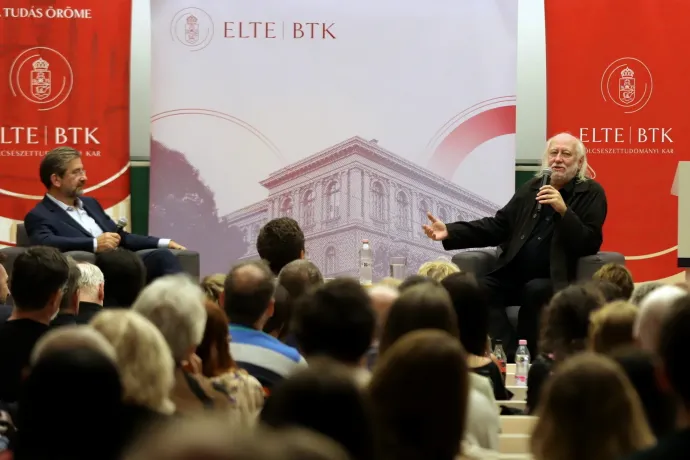 Krasznahorkai Lászlóval Gintli Tibor beszélget az ELTE BTK Gólyavár Mária Terézia termében 2026. szeptember 17-én – Fotó: Rusznák Gábor / ELTE