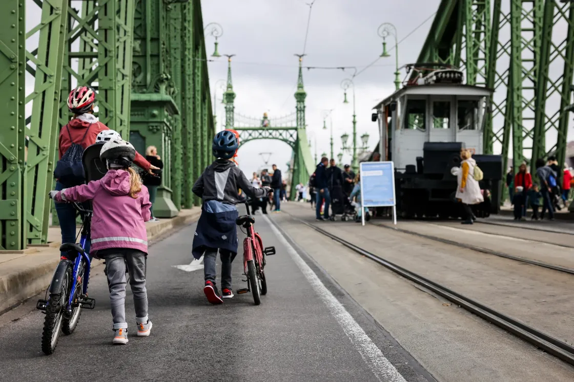 Pár utca helyett most egész Budapest autómentes lehetne a brüsszeli példa alapján