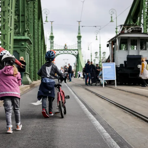Pár utca helyett most egész Budapest autómentes lehetne a brüsszeli példa alapján