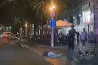 Ájultra vertek egy férfit péntek éjszaka a Vígszínházzal szembeni zebrán, egy rendőr azonnal fegyvert rántott