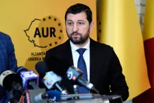 Az AUR egyik alapítója szerint a pártnak fel kellene hagynia a populizmussal és el kellene mozdulnia jobbközép irányba