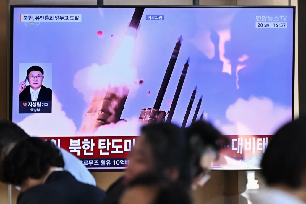Észak-Korea három órán belül két ballisztikus rakétát is kilőtt vasárnap