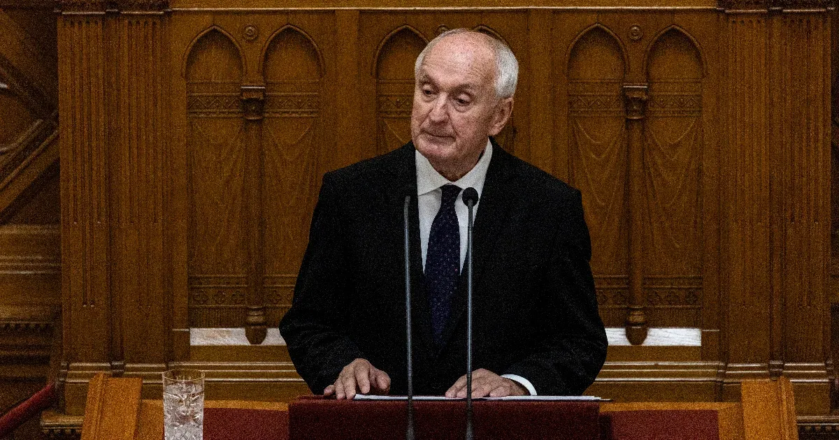 A K zt rsas gi Eln k Szathm ry Zolt nt Javasolja Legf bb gy sznek 