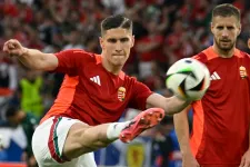 Nehéz helyzetben a magyar futballválogatott: Varga Barnabás és Sallai Roland is megsérült
