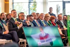 Kongresszusi díszletek helyett valódi átalakulás: javaslat az RMDSZ szervezeti reformjára