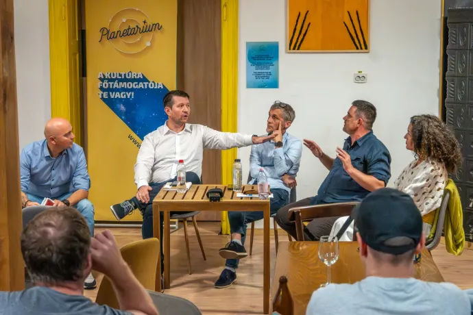 Decentralizált oktatási rendszerre lenne szükség, de erről még optimista pillanatokban is csak óvatosan álmodunk