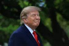Az újságírók kitiltása után a Fehér Ház elindította a Trump TV nevű YouTube-csatornát