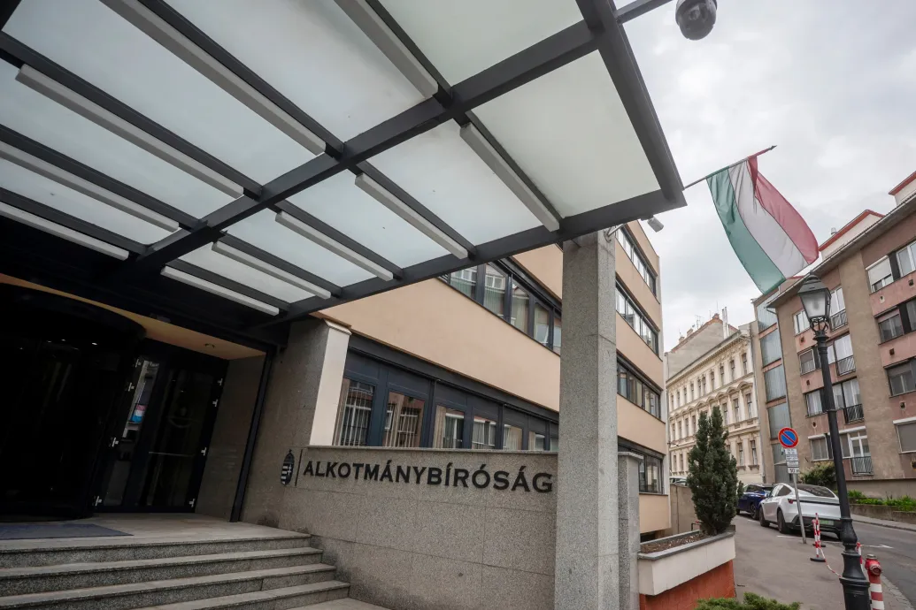 Alaptörvény-ellenesek a szolidaritási hozzájárulás alkalmazásának egyes részei az Alkotmánybíróság szerint