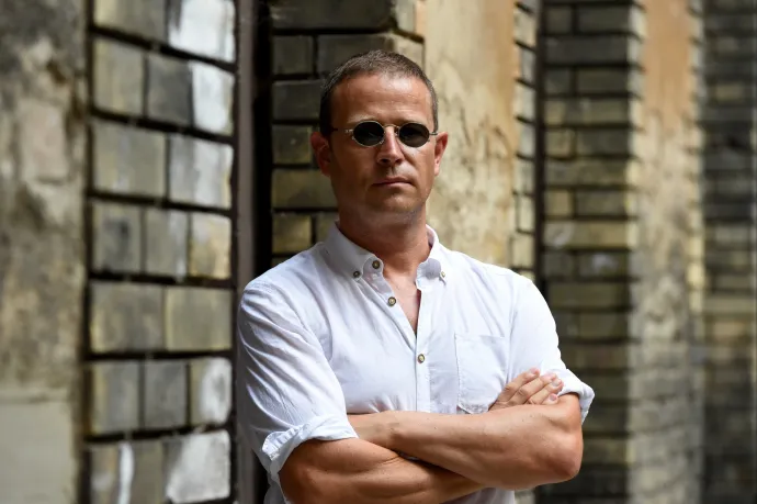 585,6 millió forintos mínuszt termelt Orbán János Dénes operettprodukciója, amit az állam is százmilliókkal támogatott