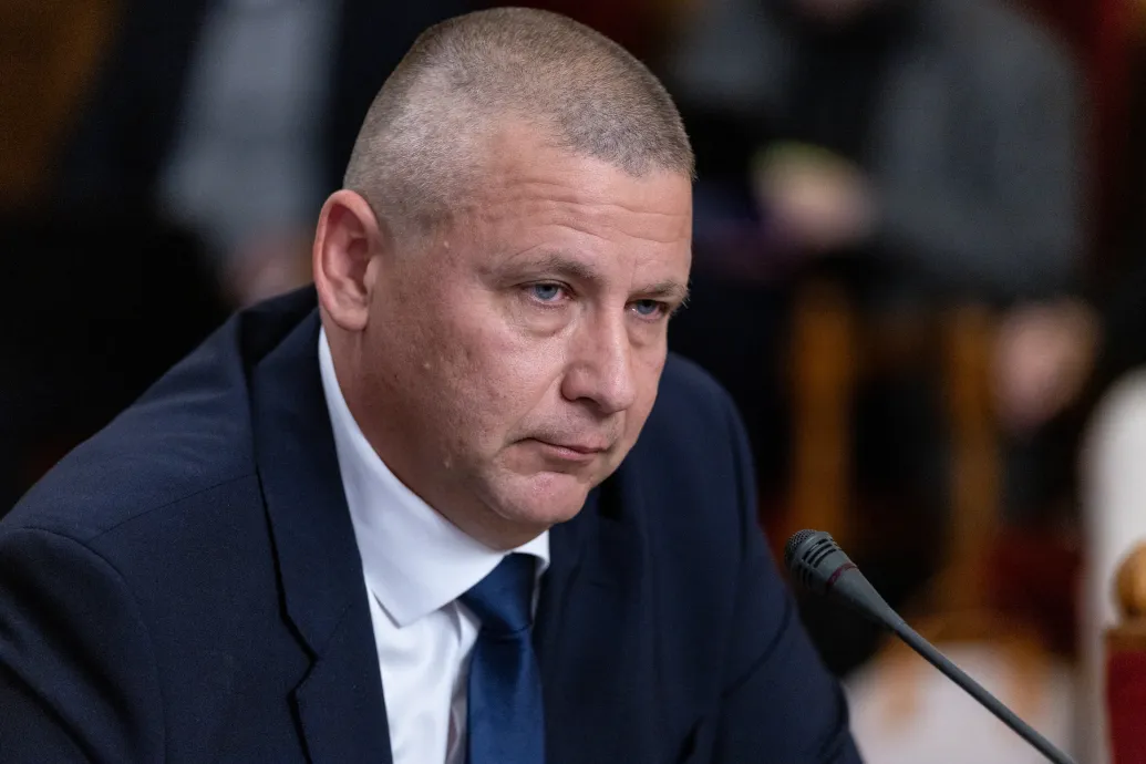 Ruszin-Szendi egy 12 milliárdos tanácsadói megbízás és vadászatok biztosítása miatt tesz feljeletést