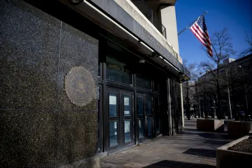 Feltörték az FBI rendszerét, a hekkerek szerint gyakorlatilag az összes ügynök adatait megszerezték